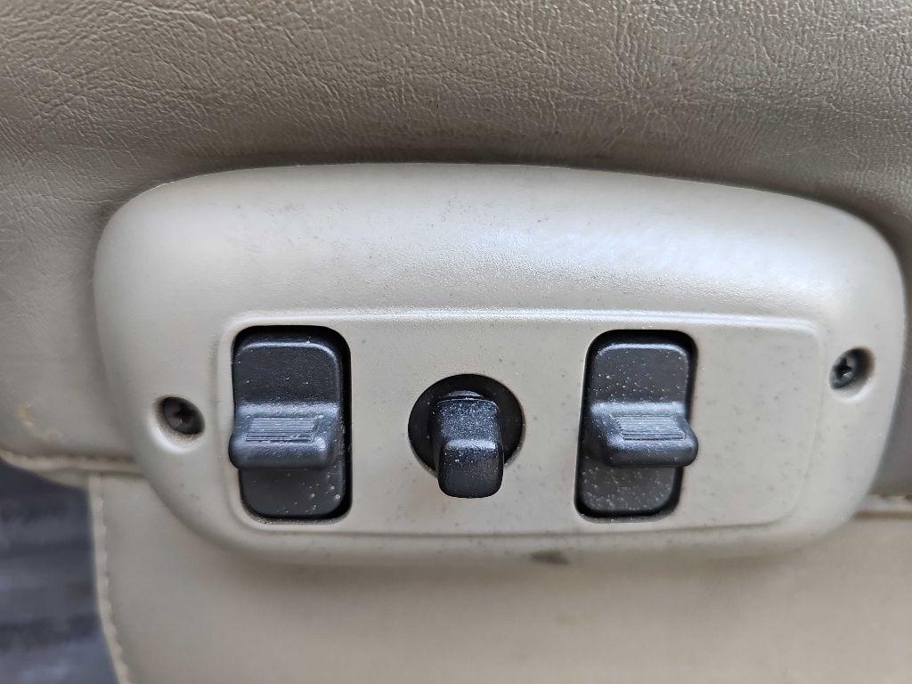 Dodge Ram 3500 2WD Mega Cab 160.5" Laramie 2008