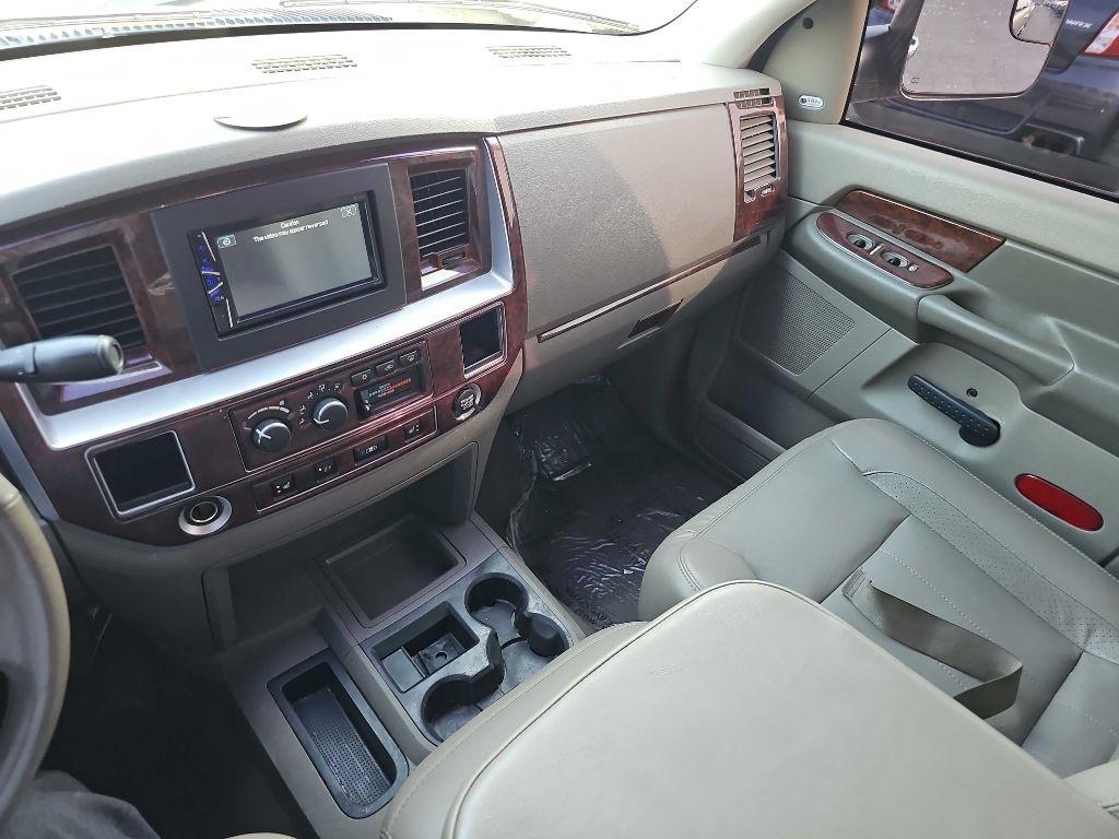 Dodge Ram 3500 2WD Mega Cab 160.5" Laramie 2008