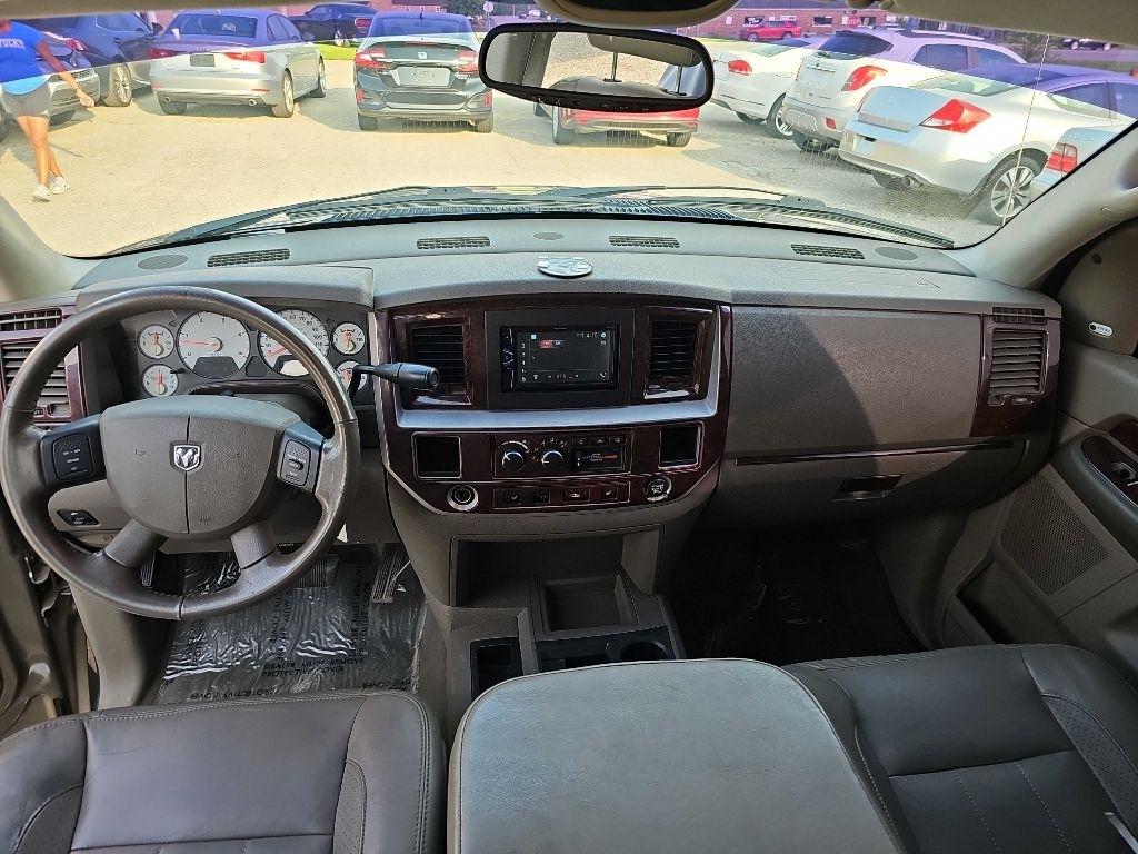 Dodge Ram 3500 2WD Mega Cab 160.5" Laramie 2008