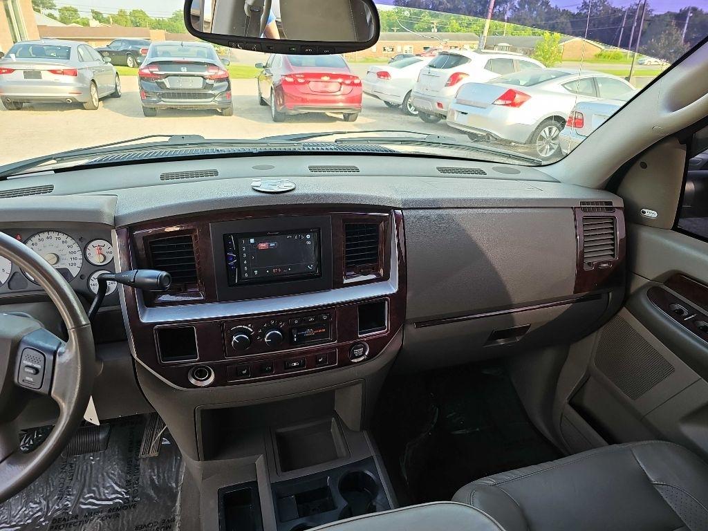 Dodge Ram 3500 2WD Mega Cab 160.5" Laramie 2008