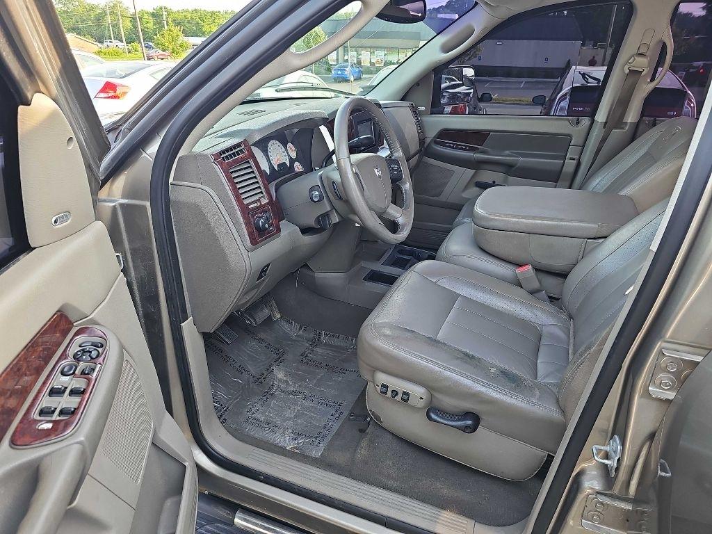 Dodge Ram 3500 2WD Mega Cab 160.5" Laramie 2008