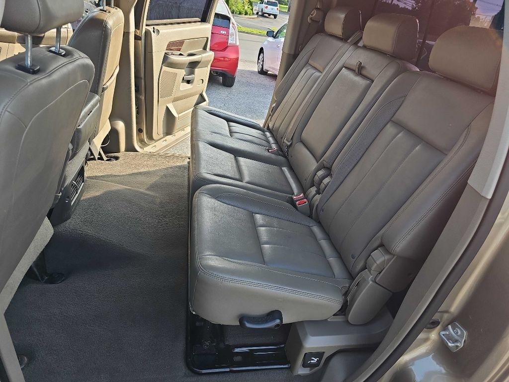 Dodge Ram 3500 2WD Mega Cab 160.5" Laramie 2008