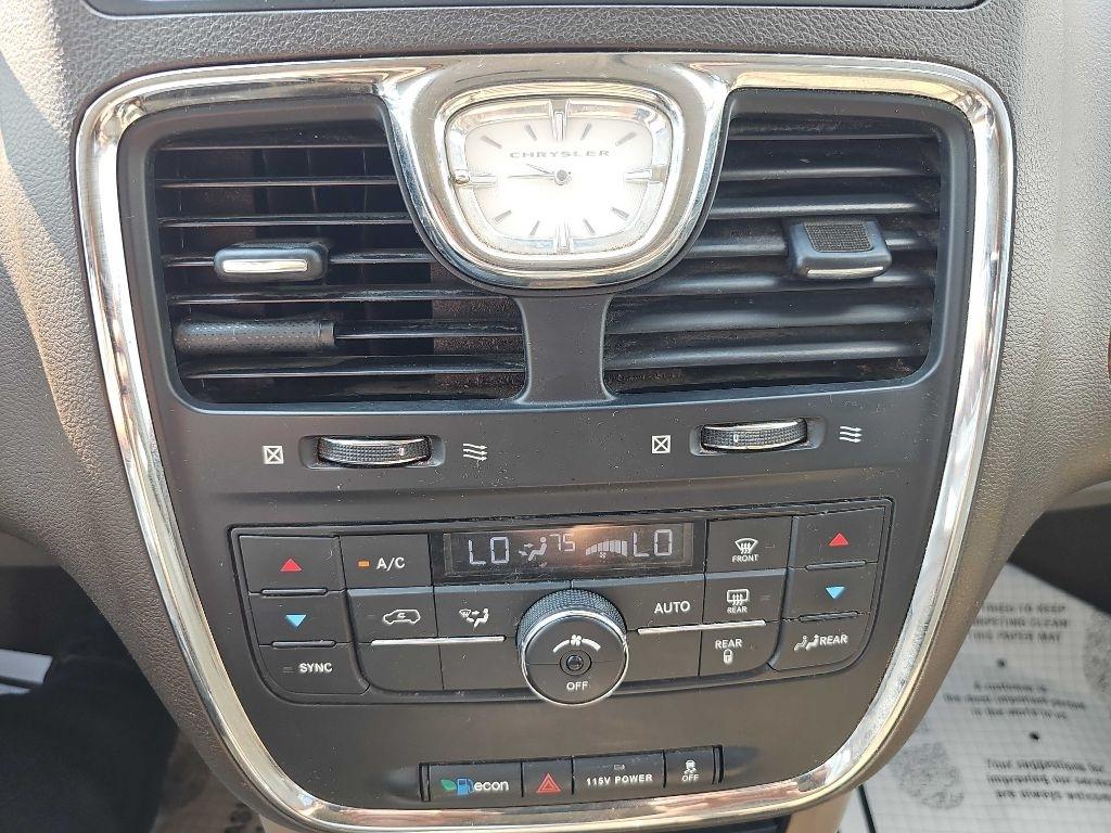 Chrysler Town & Country 4dr Wgn Touring-L 2015