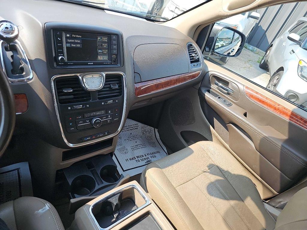 Chrysler Town & Country 4dr Wgn Touring-L 2015