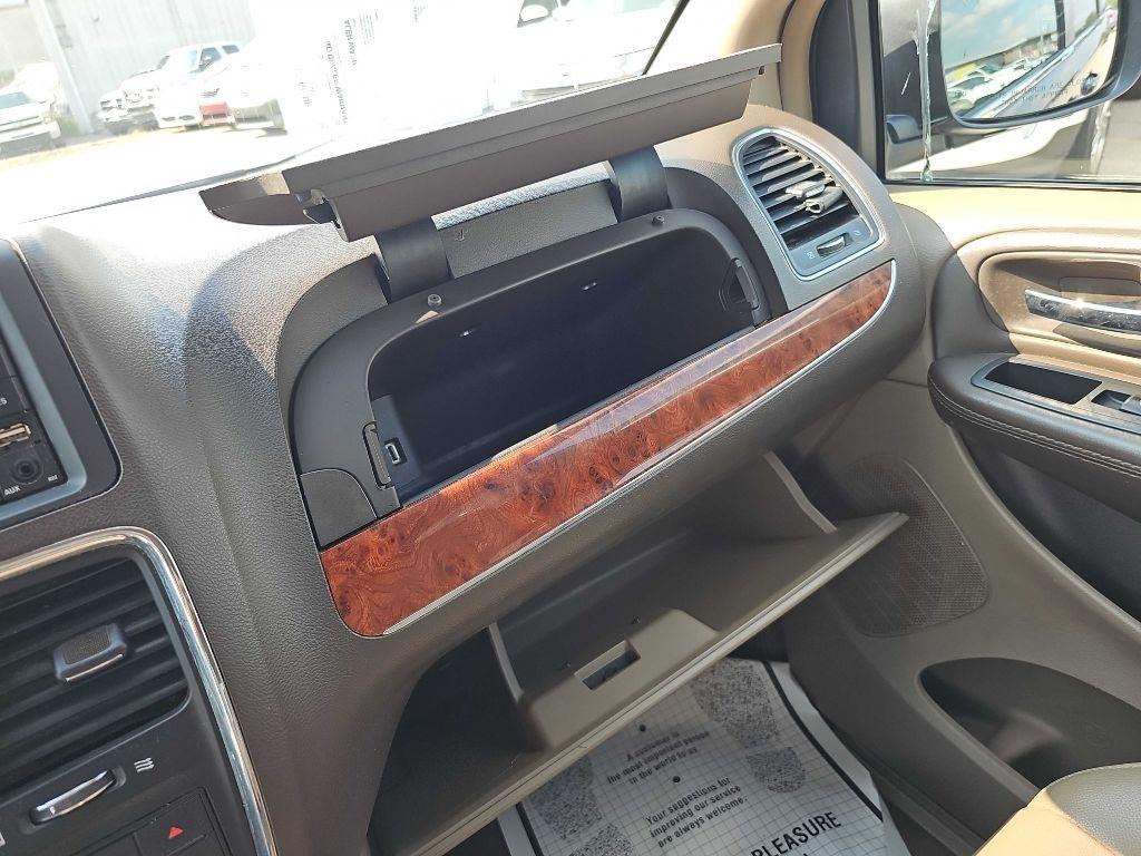 Chrysler Town & Country 4dr Wgn Touring-L 2015