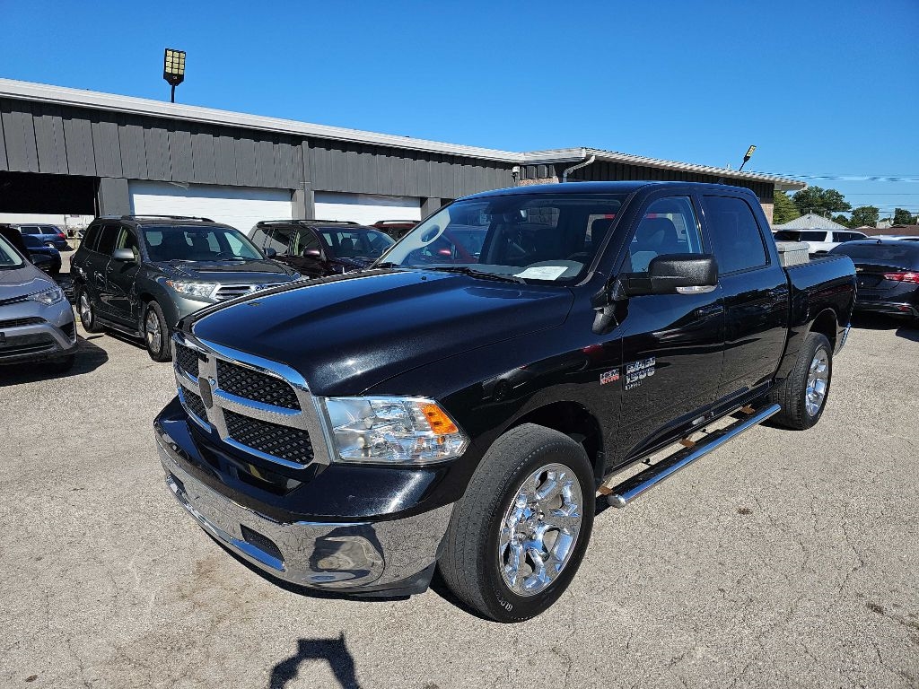 RAM 1500 Classic SLT 4x4 Crew Cab 5'7" Box 2019