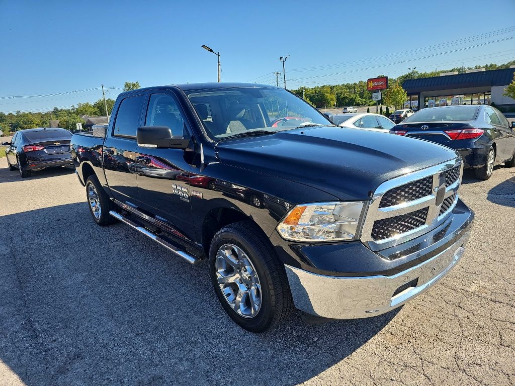 RAM 1500 Classic SLT 4x4 Crew Cab 5'7" Box 2019