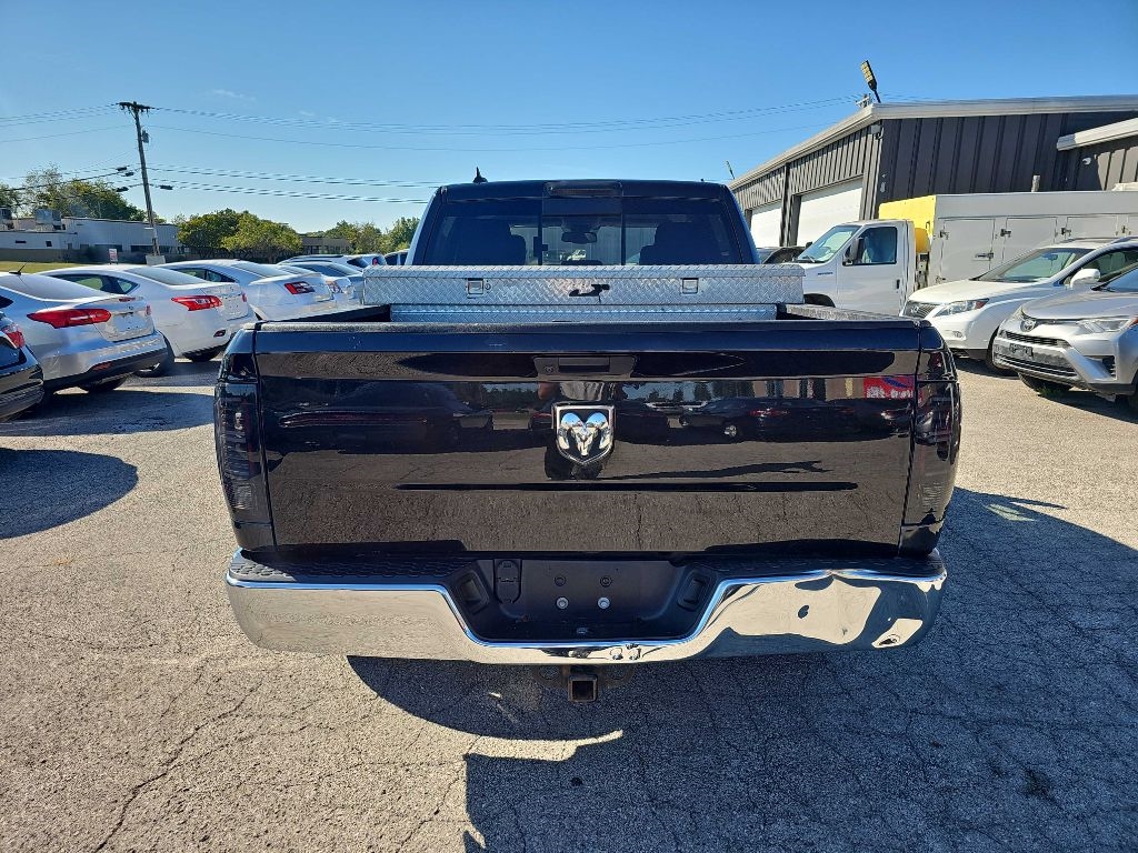 RAM 1500 Classic SLT 4x4 Crew Cab 5'7" Box 2019