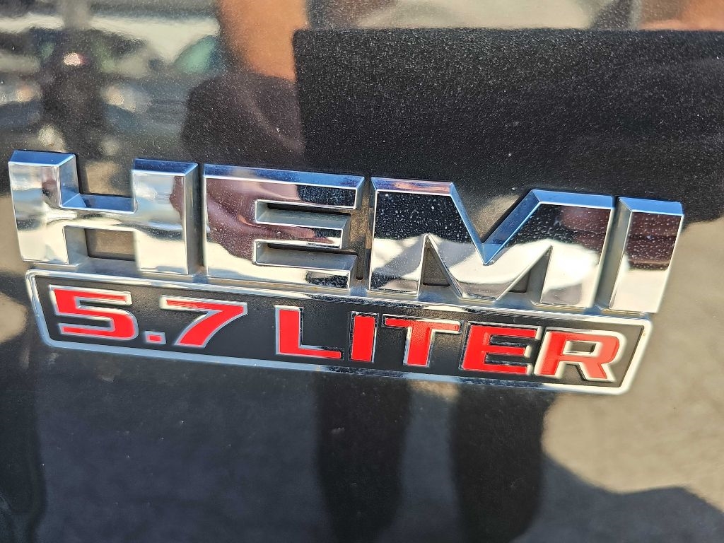 RAM 1500 Classic SLT 4x4 Crew Cab 5'7" Box 2019