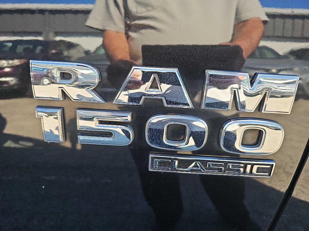 RAM 1500 Classic SLT 4x4 Crew Cab 5'7" Box 2019