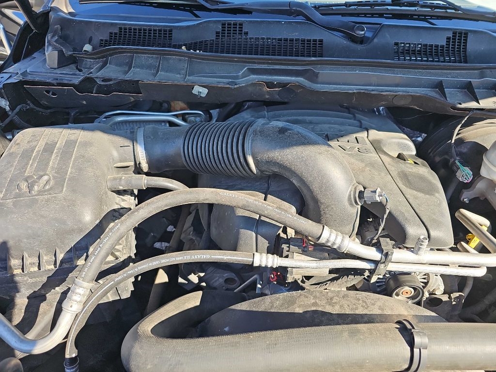 RAM 1500 Classic SLT 4x4 Crew Cab 5'7" Box 2019