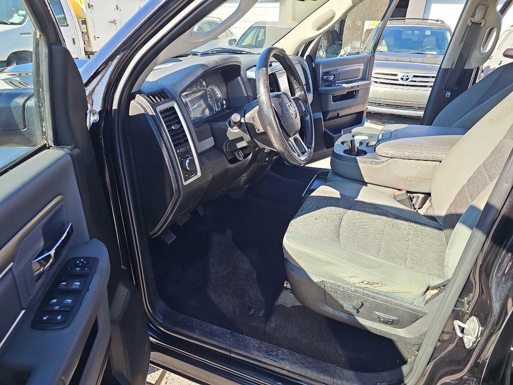 RAM 1500 Classic SLT 4x4 Crew Cab 5'7" Box 2019