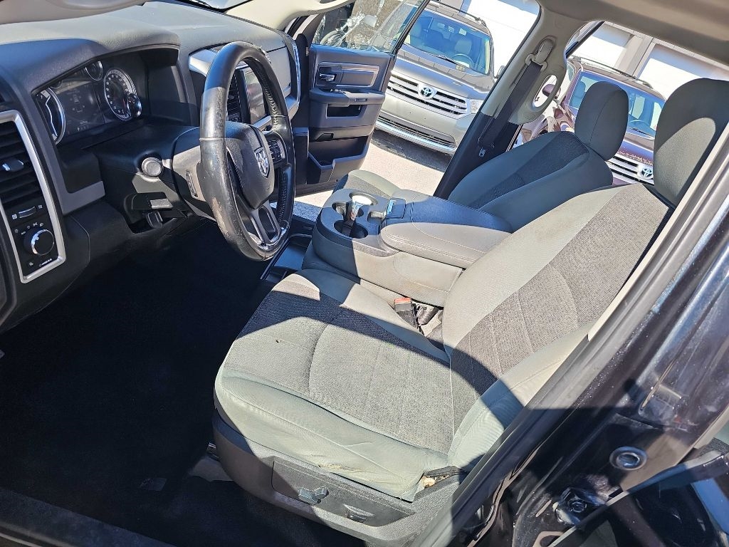 RAM 1500 Classic SLT 4x4 Crew Cab 5'7" Box 2019