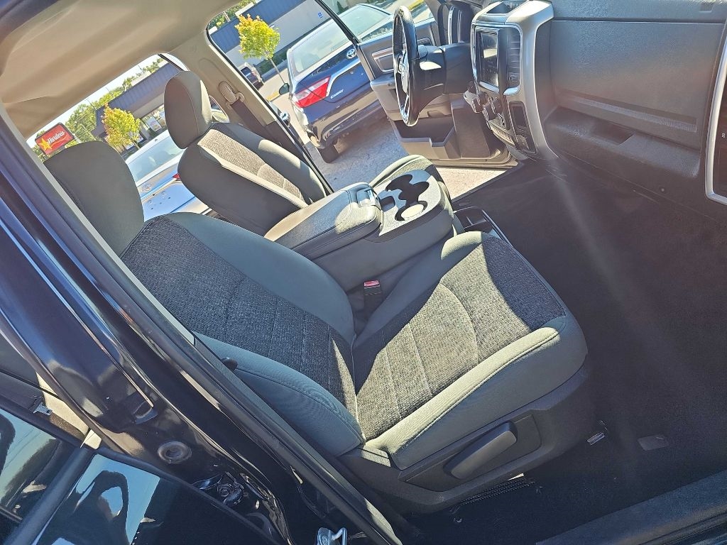 RAM 1500 Classic SLT 4x4 Crew Cab 5'7" Box 2019