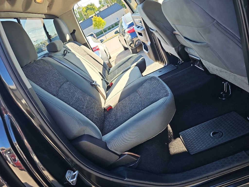 RAM 1500 Classic SLT 4x4 Crew Cab 5'7" Box 2019