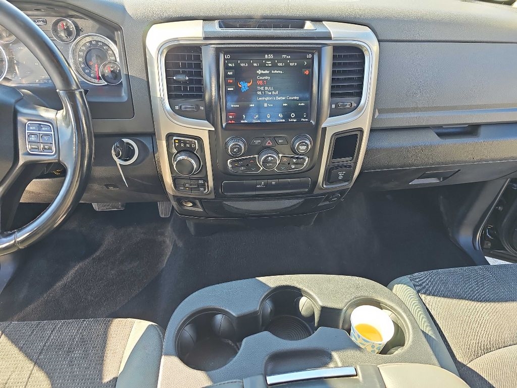 RAM 1500 Classic SLT 4x4 Crew Cab 5'7" Box 2019