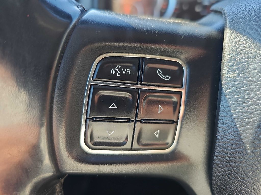 RAM 1500 Classic SLT 4x4 Crew Cab 5'7" Box 2019