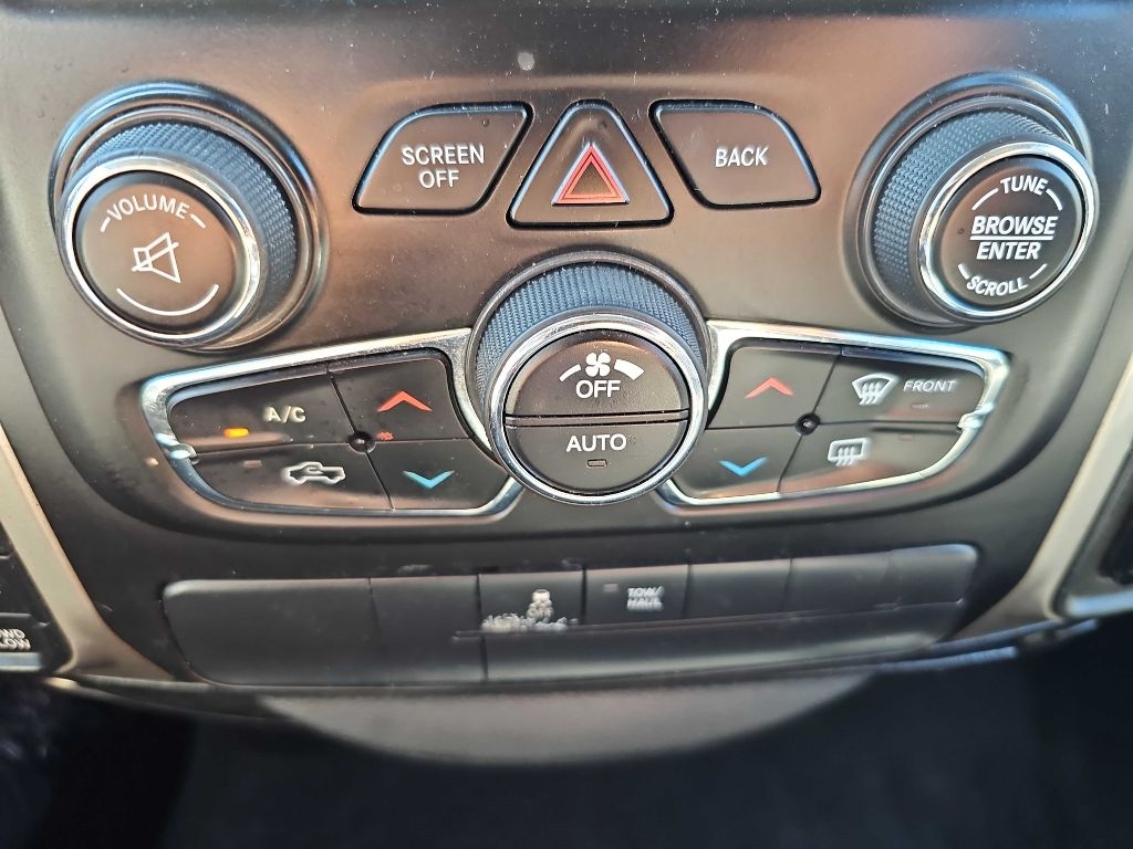 RAM 1500 Classic SLT 4x4 Crew Cab 5'7" Box 2019