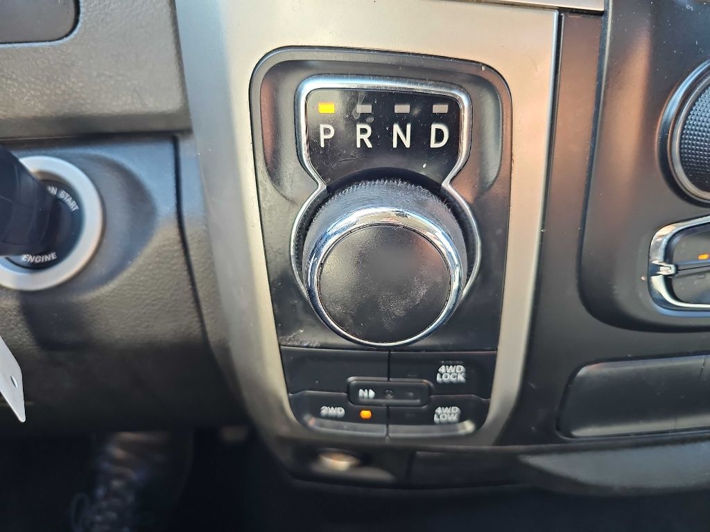 RAM 1500 Classic SLT 4x4 Crew Cab 5'7" Box 2019