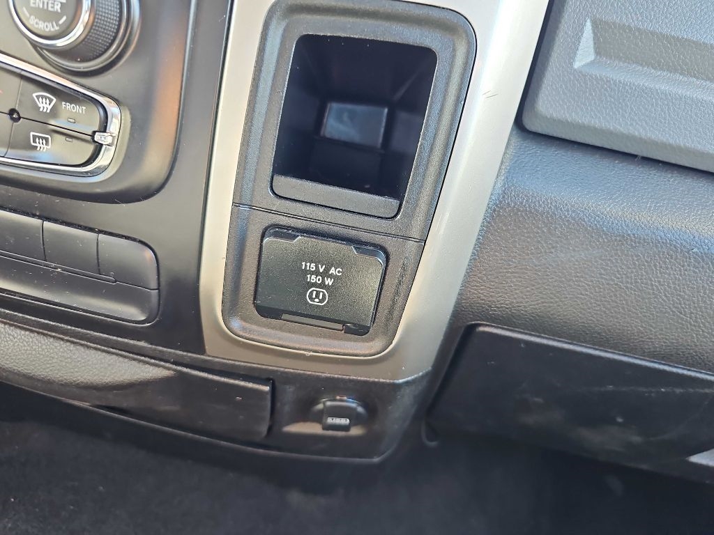 RAM 1500 Classic SLT 4x4 Crew Cab 5'7" Box 2019