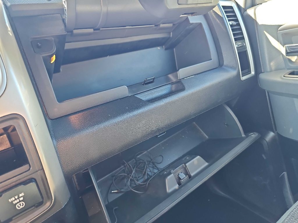 RAM 1500 Classic SLT 4x4 Crew Cab 5'7" Box 2019