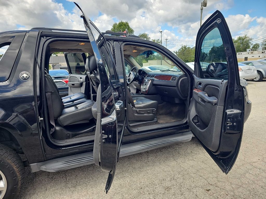 Chevrolet Avalanche 2WD Crew Cab LT 2013