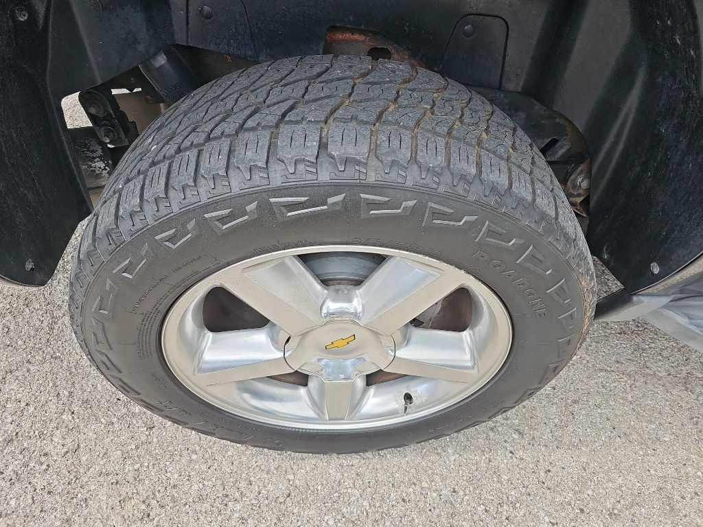 Chevrolet Avalanche 2WD Crew Cab LT 2013