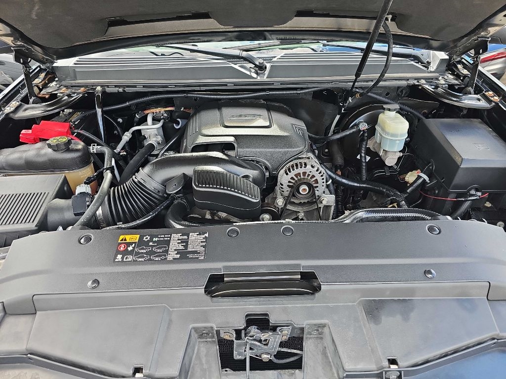 Chevrolet Avalanche 2WD Crew Cab LT 2013