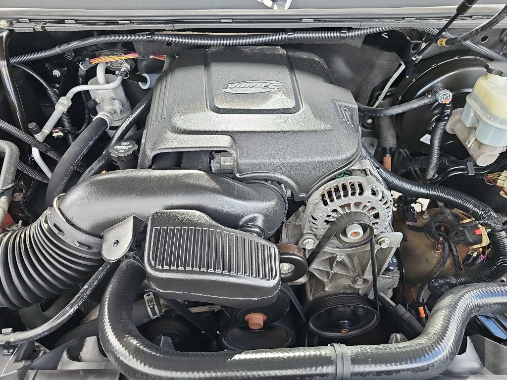 Chevrolet Avalanche 2WD Crew Cab LT 2013