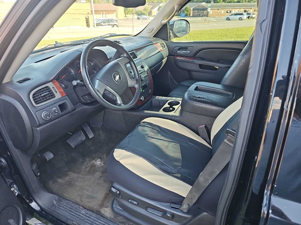 Chevrolet Avalanche 2WD Crew Cab LT 2013