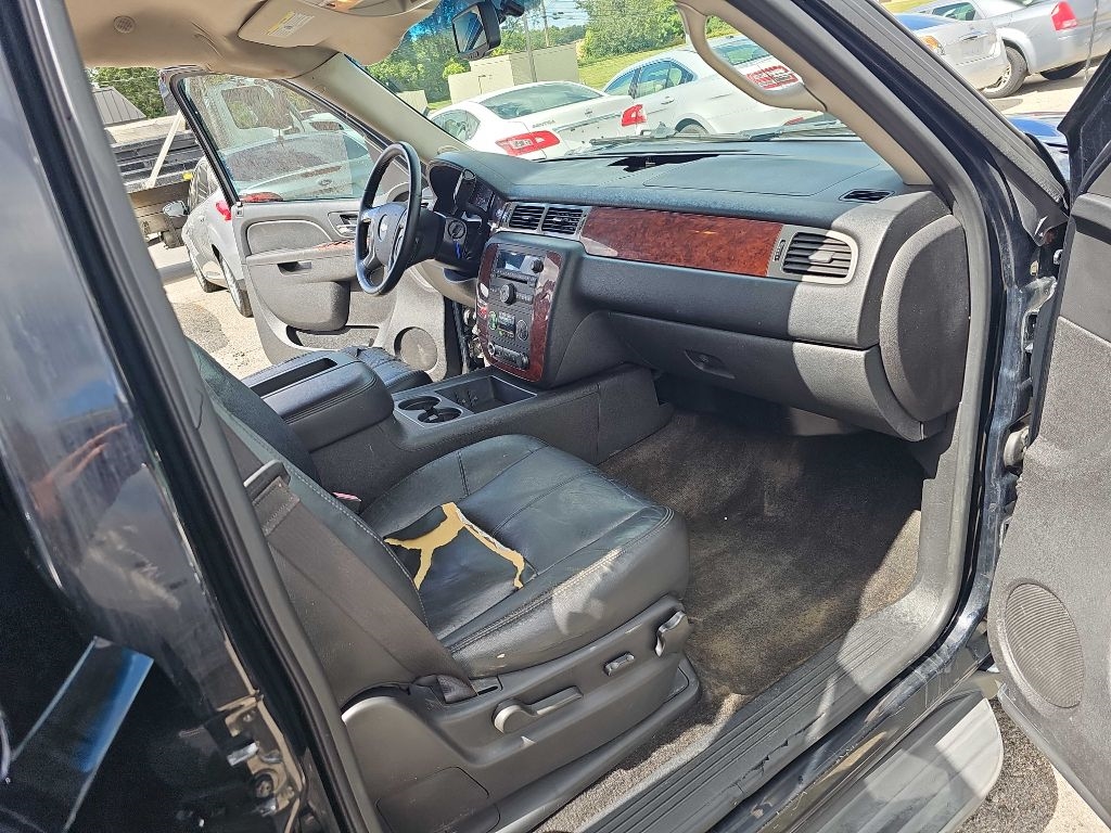 Chevrolet Avalanche 2WD Crew Cab LT 2013