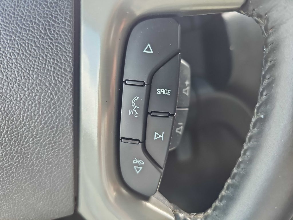 Chevrolet Avalanche 2WD Crew Cab LT 2013