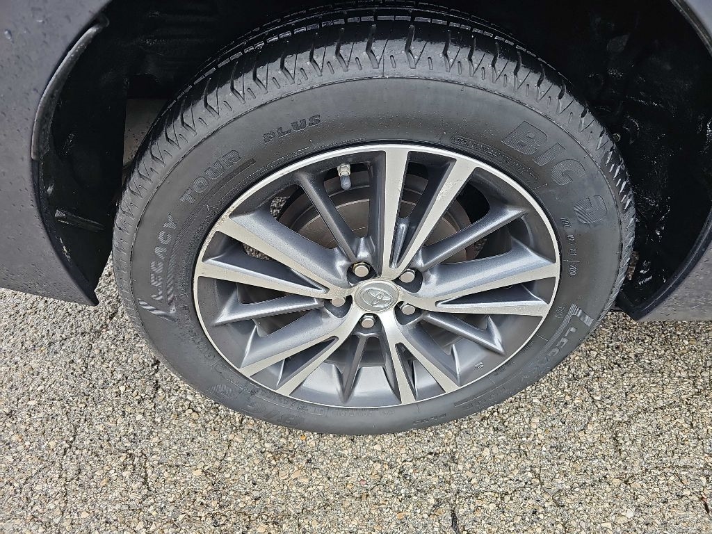 Toyota Corolla LE 4D Sedan 2016 Toyota Corolla LE 4D Sedan 2016