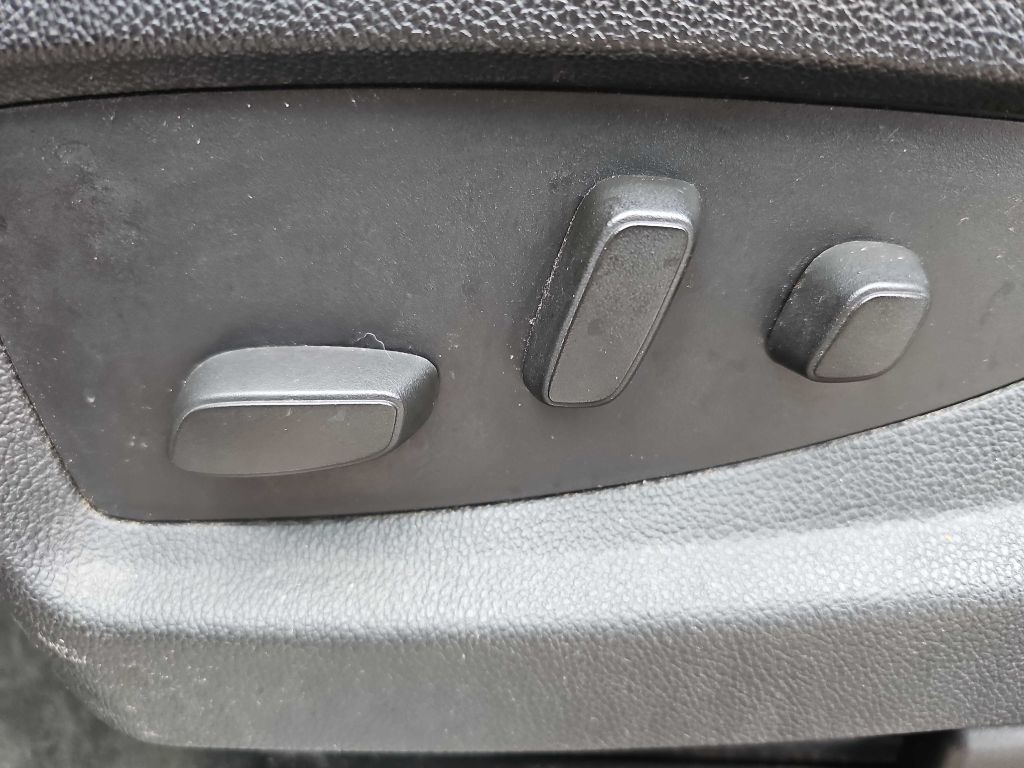 GMC Yukon 4WD 4dr SLT 2015 GMC Yukon 4WD 4dr SLT 2015