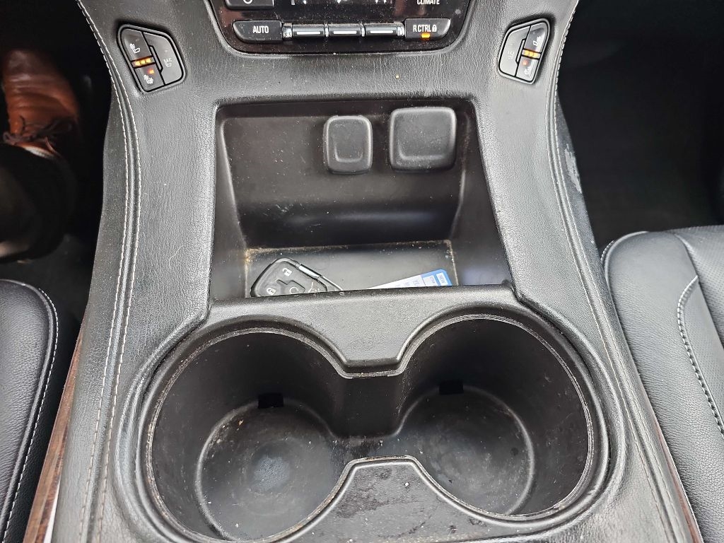 GMC Yukon 4WD 4dr SLT 2015 GMC Yukon 4WD 4dr SLT 2015