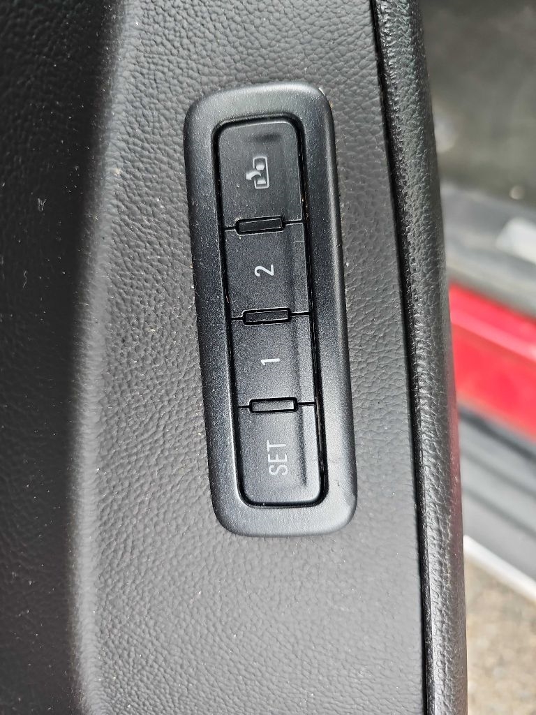 GMC Yukon 4WD 4dr SLT 2015 GMC Yukon 4WD 4dr SLT 2015