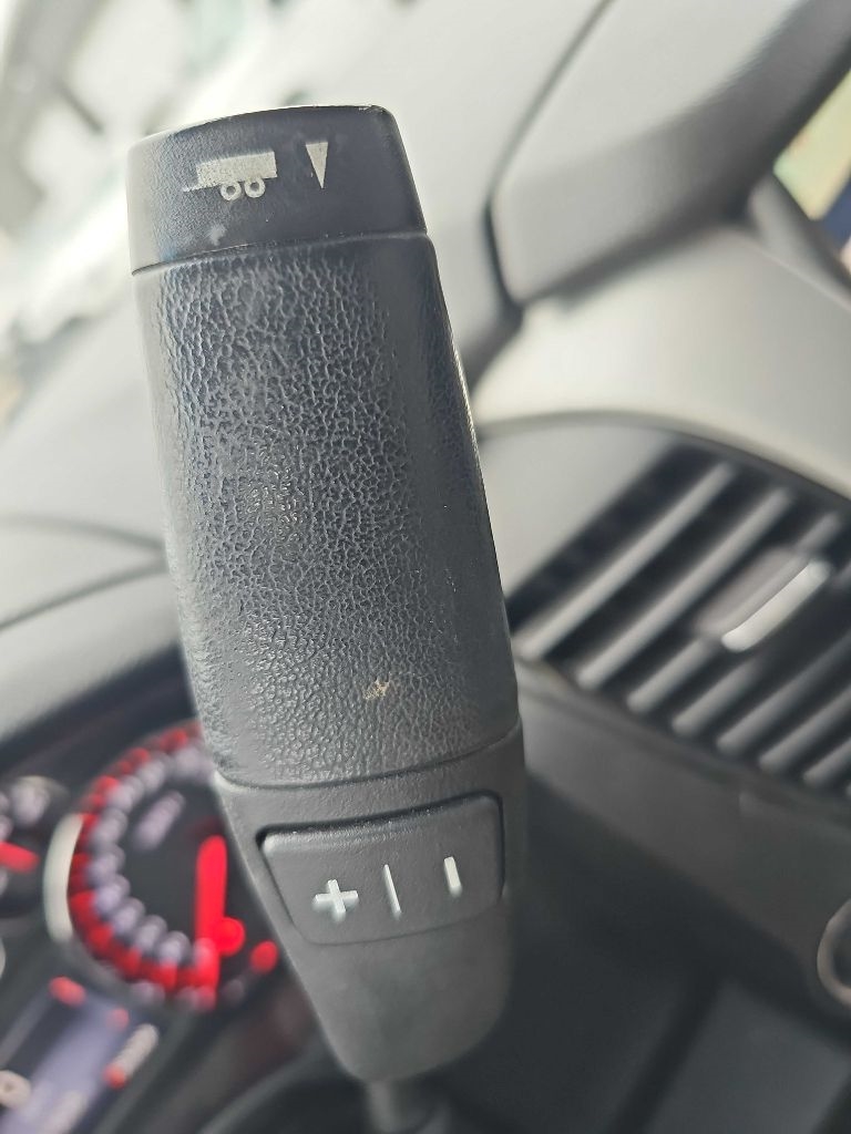 GMC Yukon 4WD 4dr SLT 2015 GMC Yukon 4WD 4dr SLT 2015