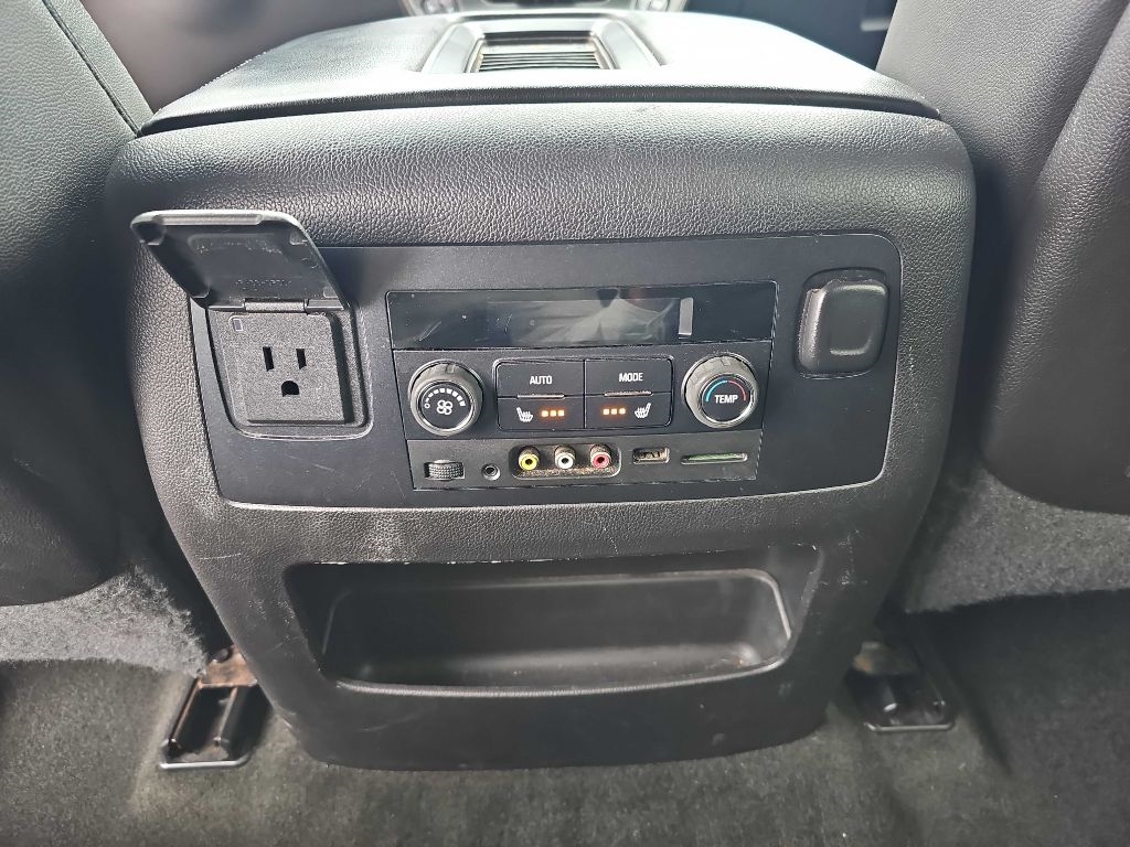 GMC Yukon 4WD 4dr SLT 2015 GMC Yukon 4WD 4dr SLT 2015