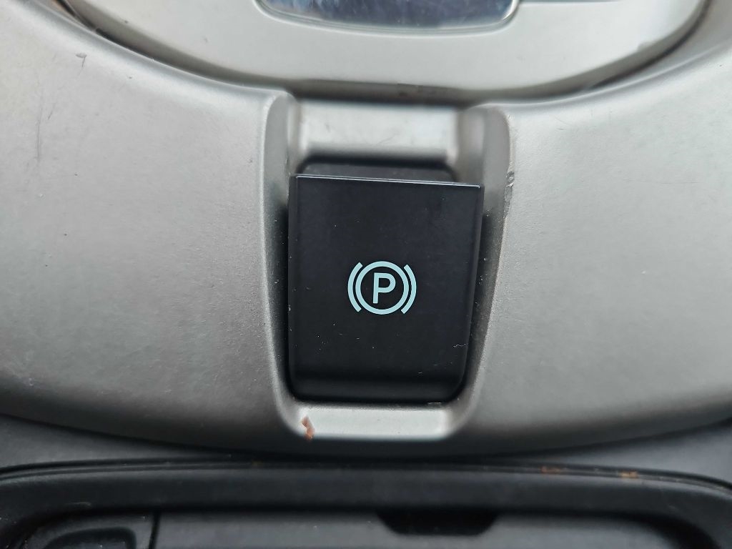 Chevrolet Captiva Sport Fleet FWD 4dr LTZ 2014