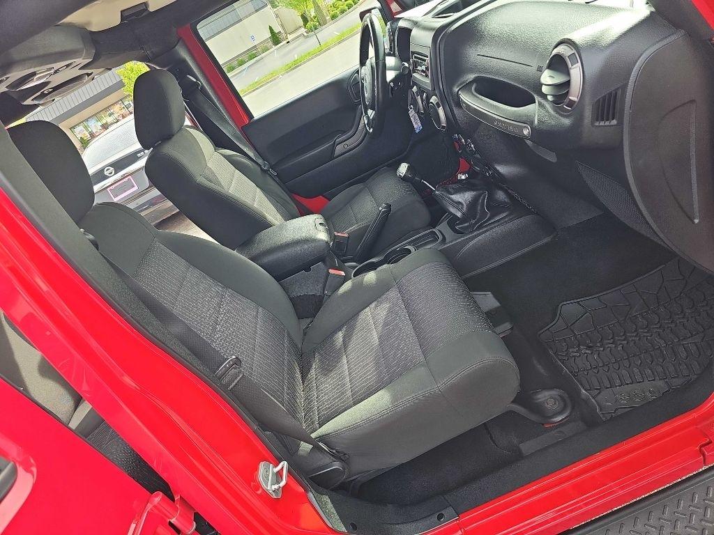 Jeep Wrangler Unlimited 4WD 4dr Sport 2011