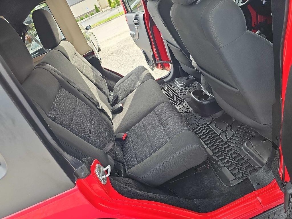 Jeep Wrangler Unlimited 4WD 4dr Sport 2011