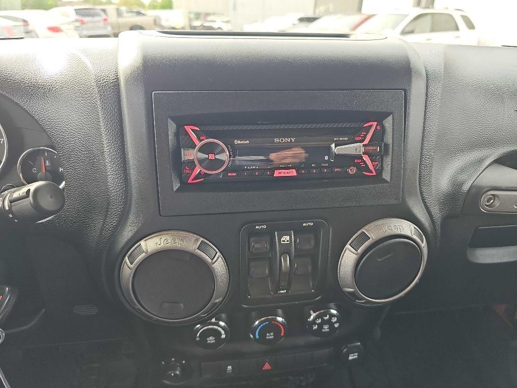 Jeep Wrangler Unlimited 4WD 4dr Sport 2011