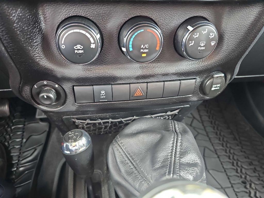 Jeep Wrangler Unlimited 4WD 4dr Sport 2011