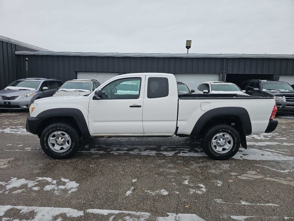 Toyota Tacoma 2WD Access Cab I4 AT PreRunner (Natl) 2015