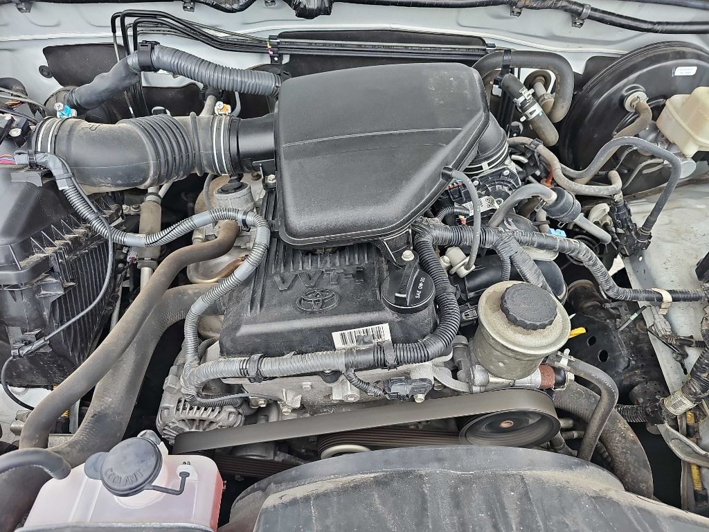 Toyota Tacoma 2WD Access Cab I4 AT PreRunner (Natl) 2015