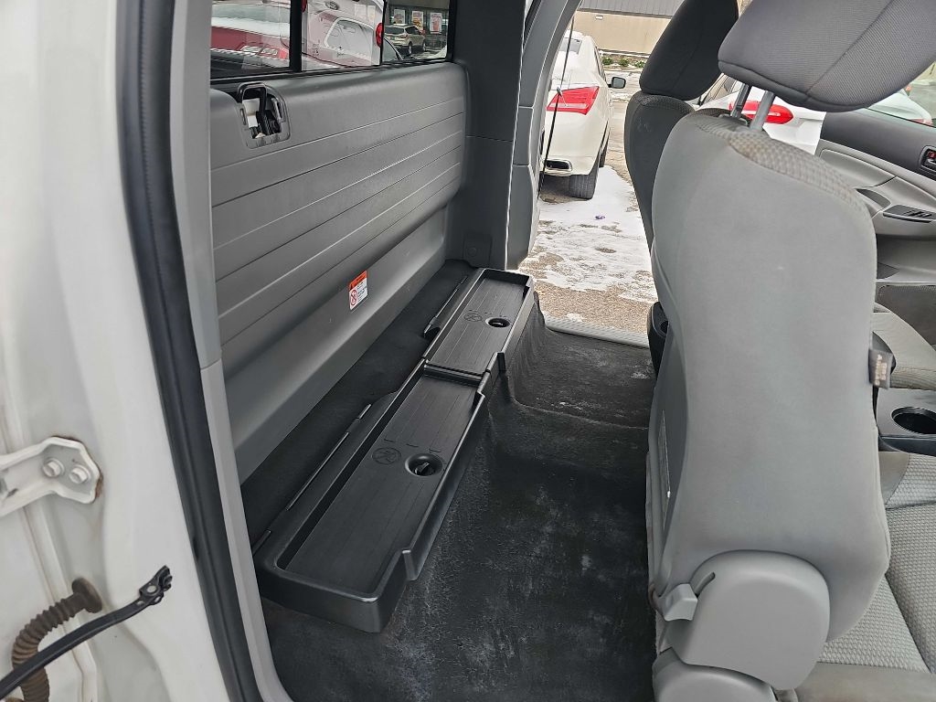 Toyota Tacoma 2WD Access Cab I4 AT PreRunner (Natl) 2015