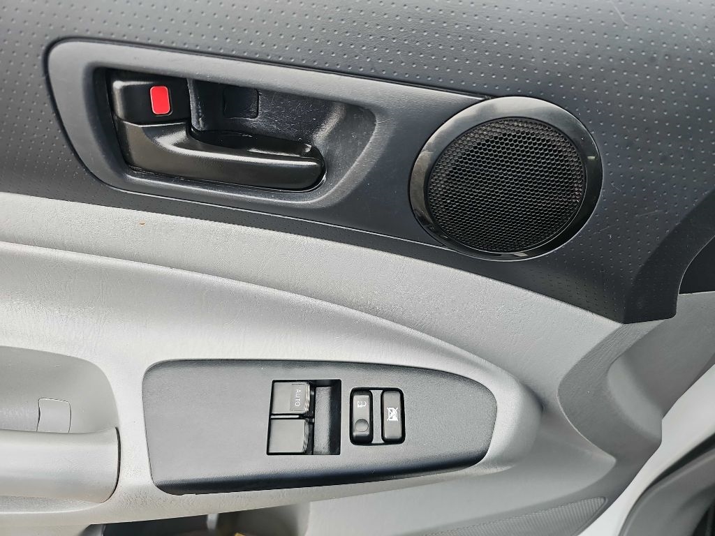 Toyota Tacoma 2WD Access Cab I4 AT PreRunner (Natl) 2015