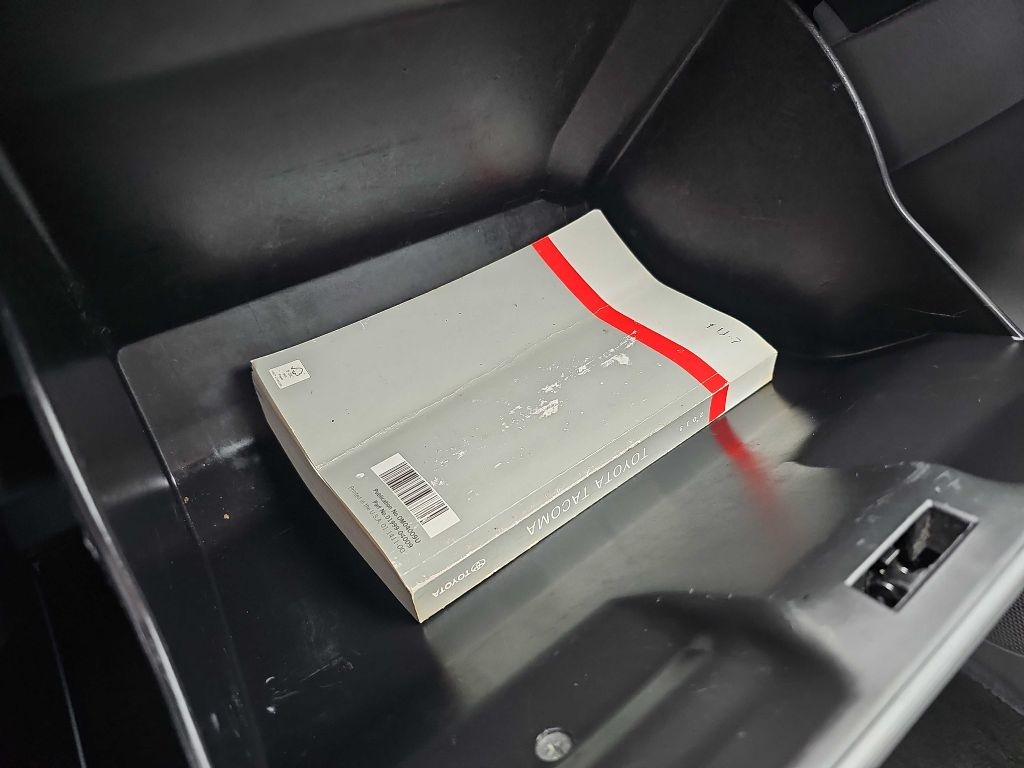 Toyota Tacoma 2WD Access Cab I4 AT PreRunner (Natl) 2015