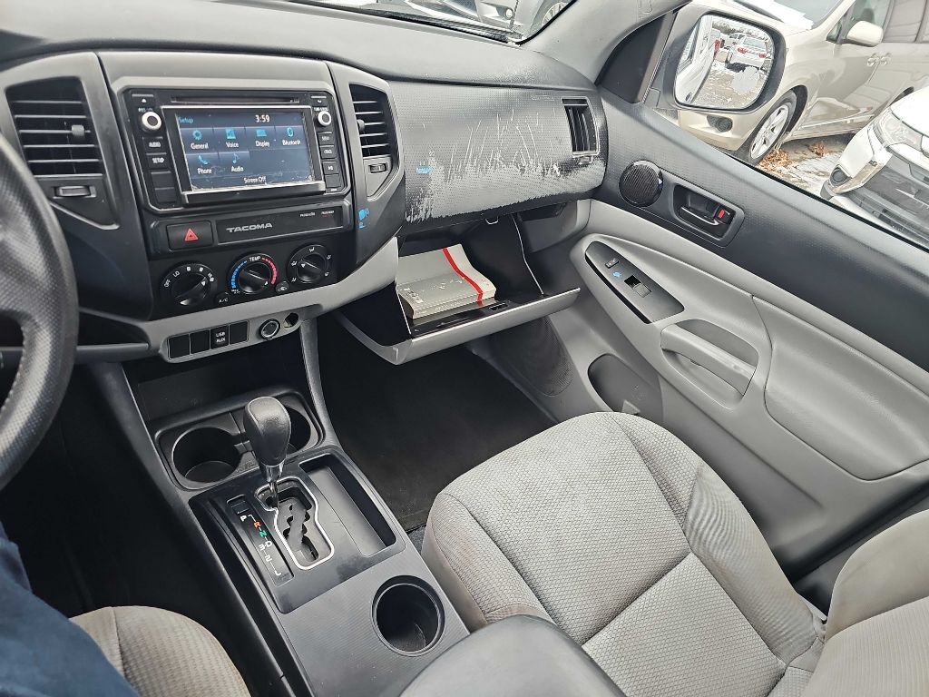 Toyota Tacoma 2WD Access Cab I4 AT PreRunner (Natl) 2015