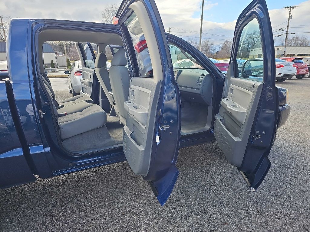 Dodge Dakota 4dr Quad Cab 131 4WD SLT 2006